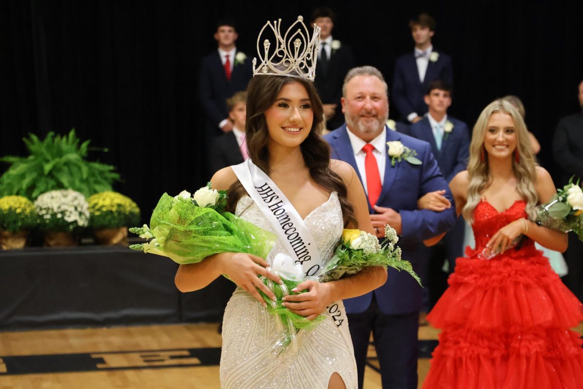 Sophia Mashke newly crowned as the 2024 Homecoming Queen