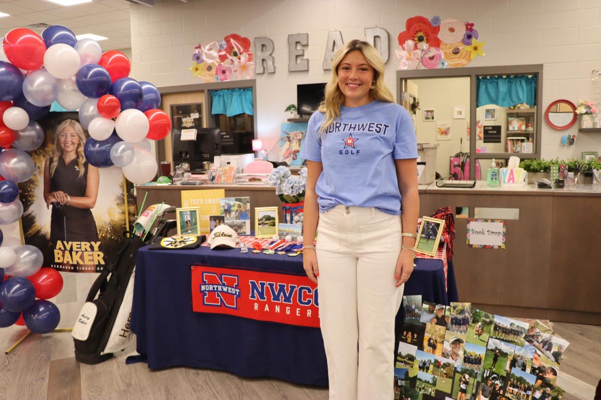 Golf senior Avery Baker signs to Northwest Community College