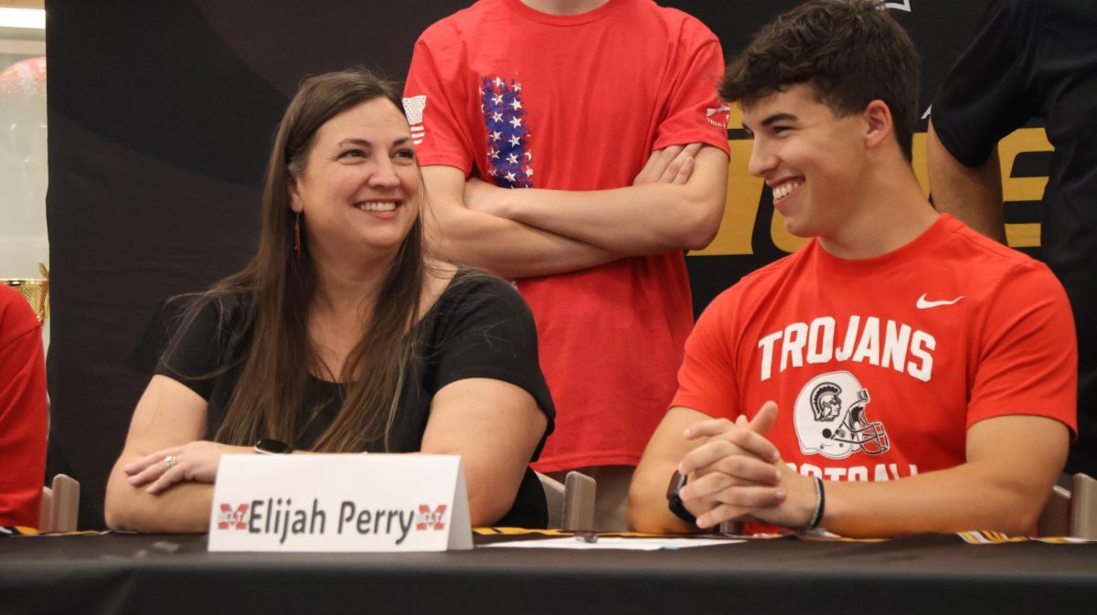 Football Senior, Elijah Perry, Signed to Mississippi Delta Community College